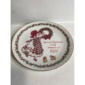 1981 Holly Hobbie "Love at Christmas is all around us" 8" plate